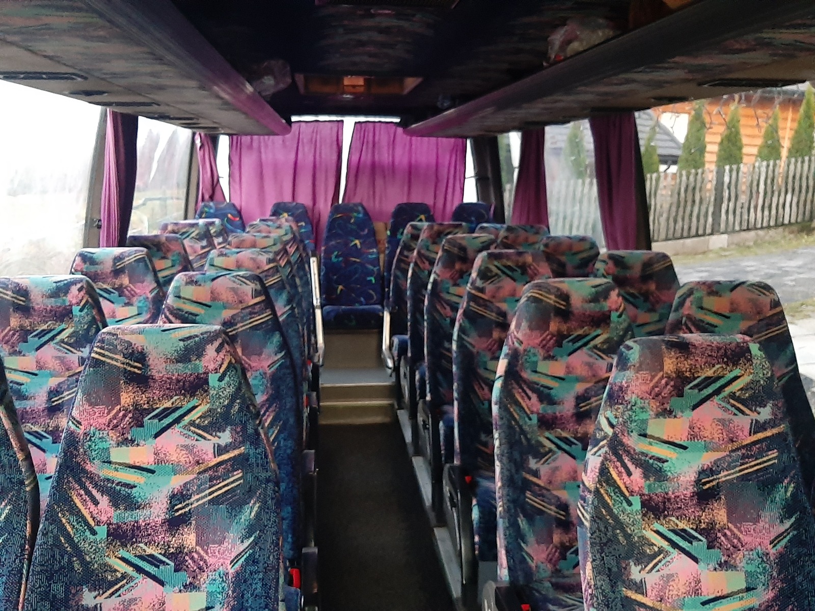 Bus przygotowany do komfortowego przewozu zagranicznego.